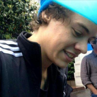 follow @90sftirwie bc ur rad af,!