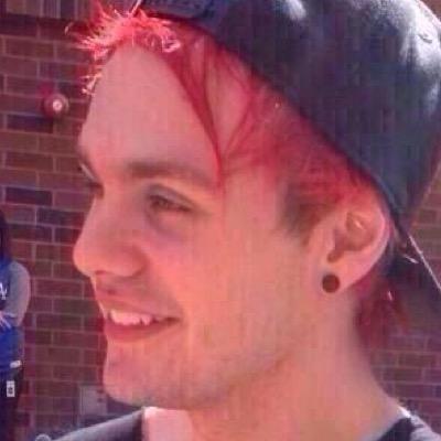 hi cutie, go follow @deepthroatmuke ilysm