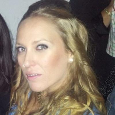 Hija de Miguel y Dolores,peluquera de profesión,amante de la vida y amiga de mis amigos.