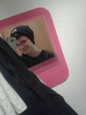 heroinbetween's profile picture. Philosophy owns my heart and biology my mind, however, I'm always a writer by night. 20. Very gay. On my way to wonderland.