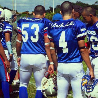 MemoBrightside's profile picture. Camarón que se duerme, jamás su tronco endereza.