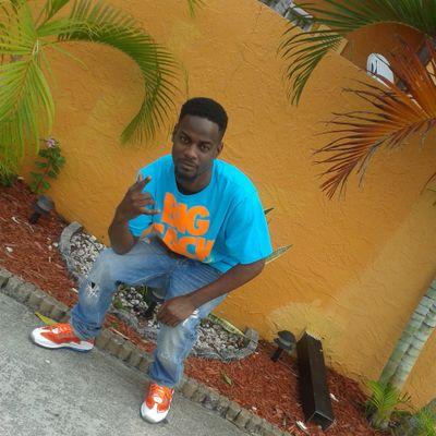 made man  iam a raper trying to make it  I Will one day iam a actor and a writer  just  trying to make it one way are da other  made man dream
