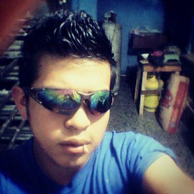me gusta  escuchar la musica y con quistar tu  corazón