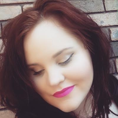 Twenty-something Aussie girl with an uncontrollable obsession with makeup, hair & beauty products with just a touch of craziness about fashion & food