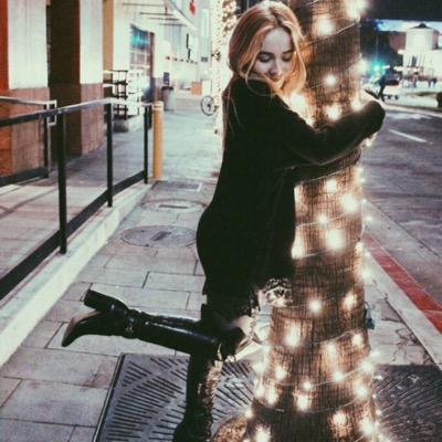 Mayaheart1011's profile picture. broken