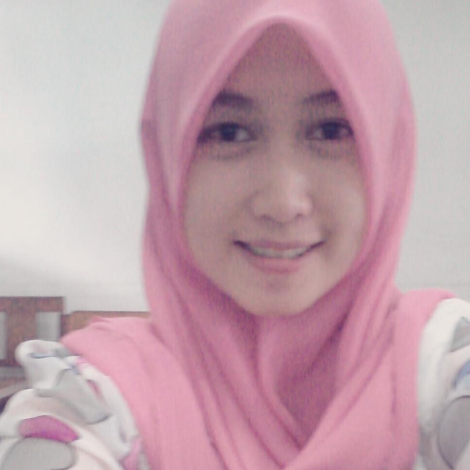 April_2495's profile picture. # i'm a student // English department