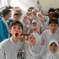 Arie kacang mede (@medearie) 's Twitter Profile