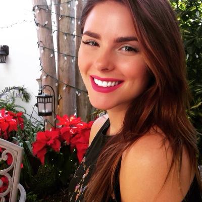 Nikki_Fontaine_'s profile picture. | Makeupartist & Hairstylist | Vegan | Art |
Business Inquiries nikki137@live.com
Instagram @NikkiFontaine