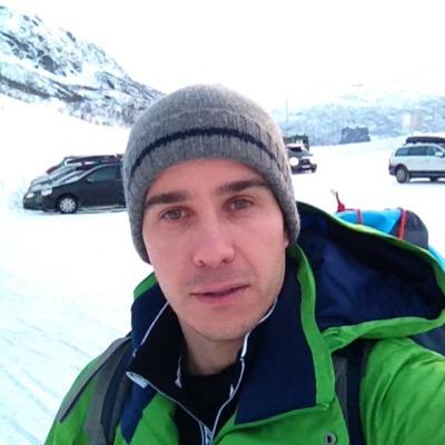 Engineer in a remote area. Padre del año 2020. Gran padre 2021. Mejor papá del mundo 2022.