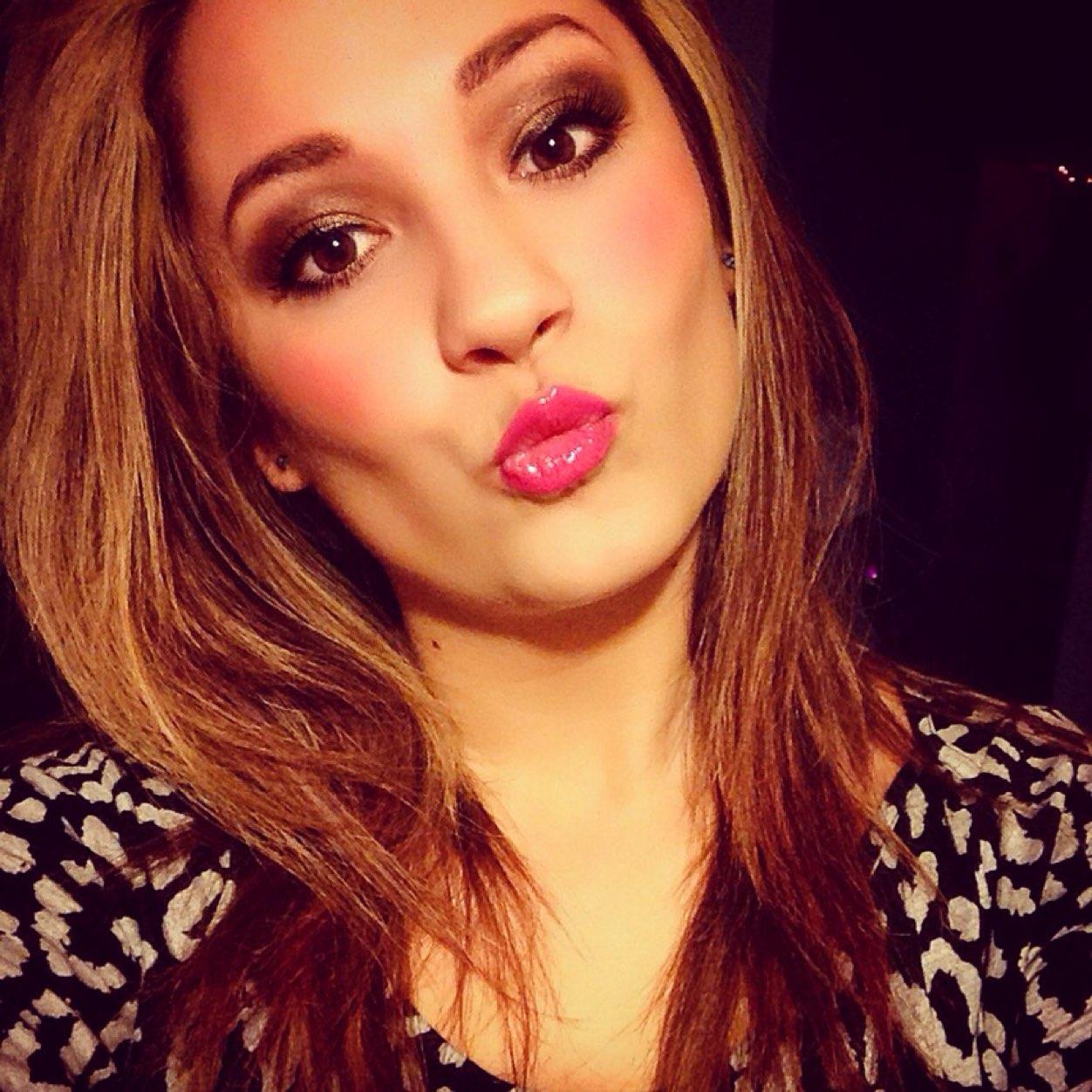 Instagram: kelsiebrunkee