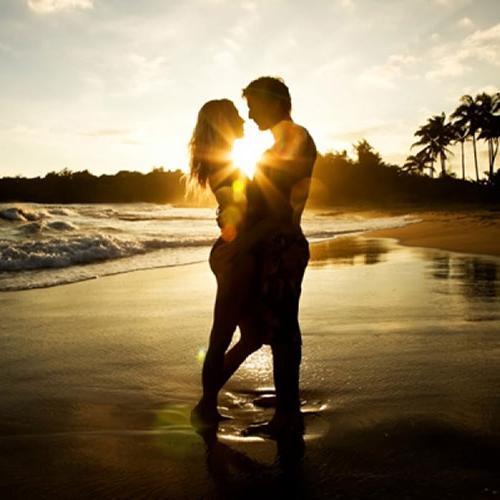 Siempre recuerda que nunca es demasiado tarde para enamorarse de la persona correcta ❤