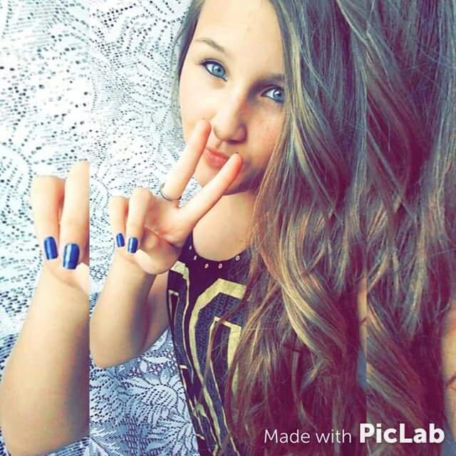 Eu sou perfeita linda e goxtoza ahh e bi,,,, bjj
