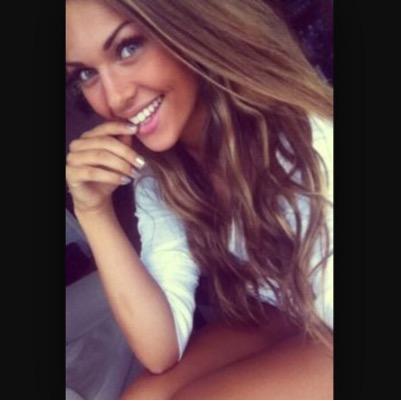 danielle_sharp3's profile picture. 