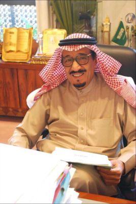 نفسي عزيزه وافهم العلم لاهنـت
الـذل مايـوم ٍ بعمـري تبعـتـه
رفضت غيرك وانت بالحب مالنت
ياقرد حظي يوم غيرك رفضتـه
واذا الغلا يرجع على معرفة نت
انسى الذي بينـي