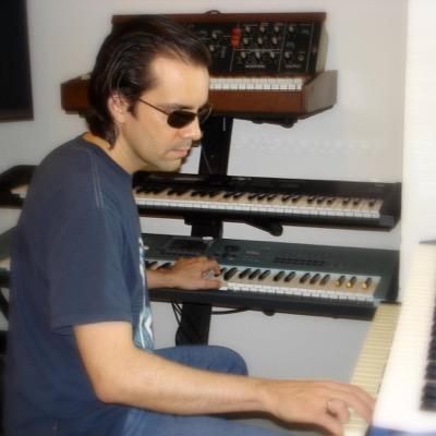 Tecladista. Vía #ProgRock desde 1986. Para los detalles de mis participaciones, visita mi sitio web.