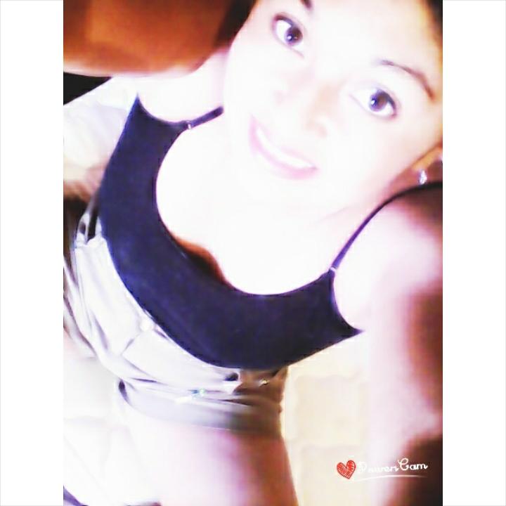 valeska143's profile picture. 