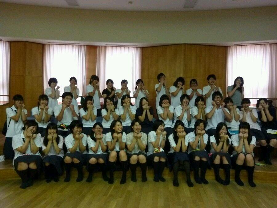 抜刀と共に生まれる衝撃波は波打つ斬撃となり、彼方を切り刻む。【登録して欲しい言葉ありましたらDMでお願いします。】あなたのツィート監視してます(｡ŏ﹏ŏ)