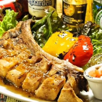 メキシコ料理やテキサス料理、そしてイタリアンなどを日本人の味覚にあうように融合させたオリジナル多国籍メニューを提案するビアホール＆ダイニング＜グールーズー＞がニューオープン！！ 広々とした店内は、開放的で最上階なので夜景もGOOD！ テラス席合わせて約９０席。 スタンディングなら１２０人以上動員可能です！！