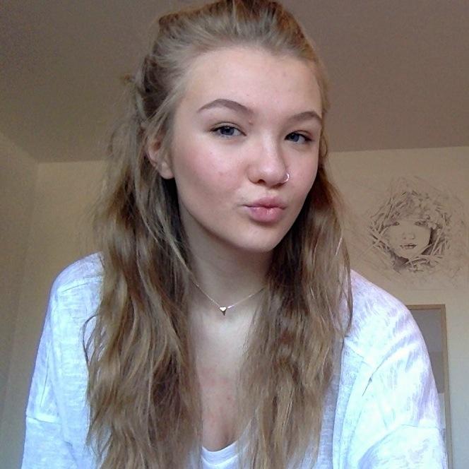 abcdemilyavery's profile picture. instagram: emilyavry °•