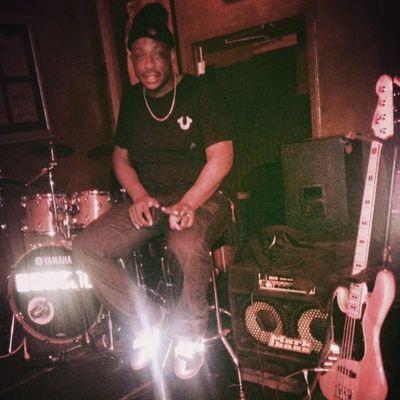 #GoodMorningJesus BassPlayer for TonicPocket/SoultryCity Aswell As A Background Singer For TST