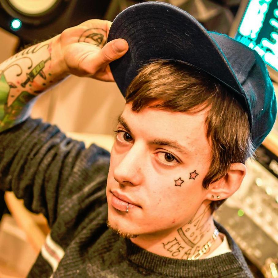 Email: mgmt@chaddeustch.com | Your Producer's Favorite Producer | http://t.co/gRnA1xDCrF |  #DeutschBeats #DeutschEnt