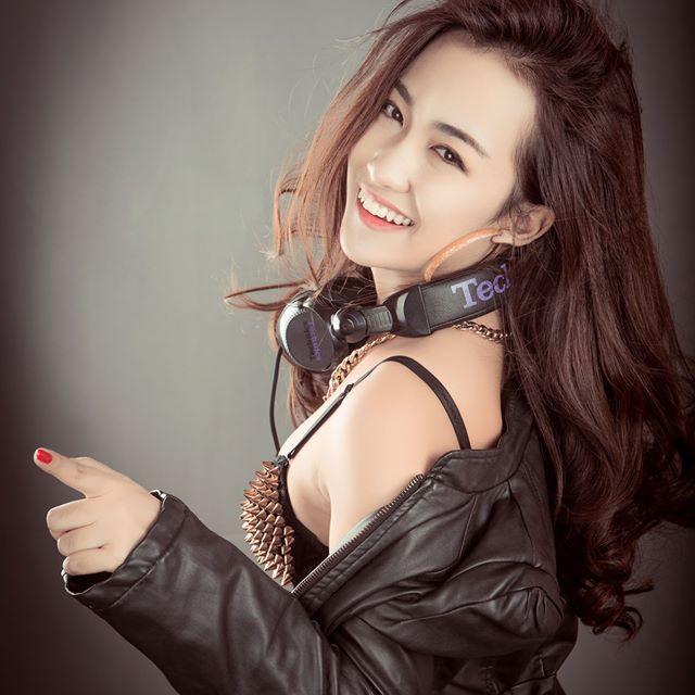 Trang chính thức của Dj Trang Moon trên twitter