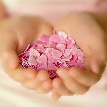 Sera1Alshemari's profile picture. تَبتسِمُ الحَياة فرحَــاً لِـ قِلوبَ فهمَت مَعنىَ التفــــاؤل ؛ وأحسنت الظــن            بالله♥ (  ال ـــحمدلله