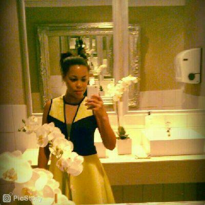 Hi,I'm Kayla. Nicknamed: KOEKS. SA represent!.singing,music,friends,tweeting, chocolate. That's all. *Be Cool*