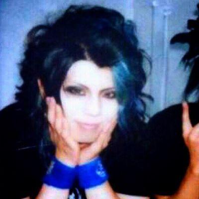 歯科医師とミュージシャン兼業。