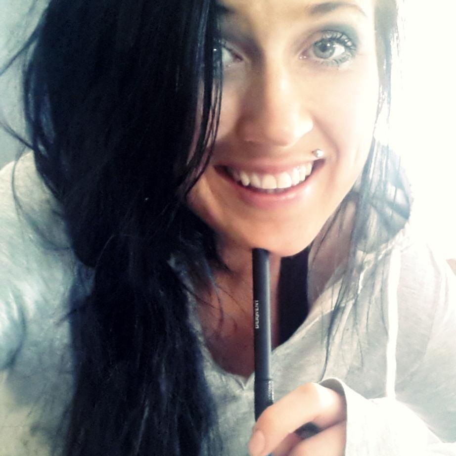 viviannberg's profile picture. 