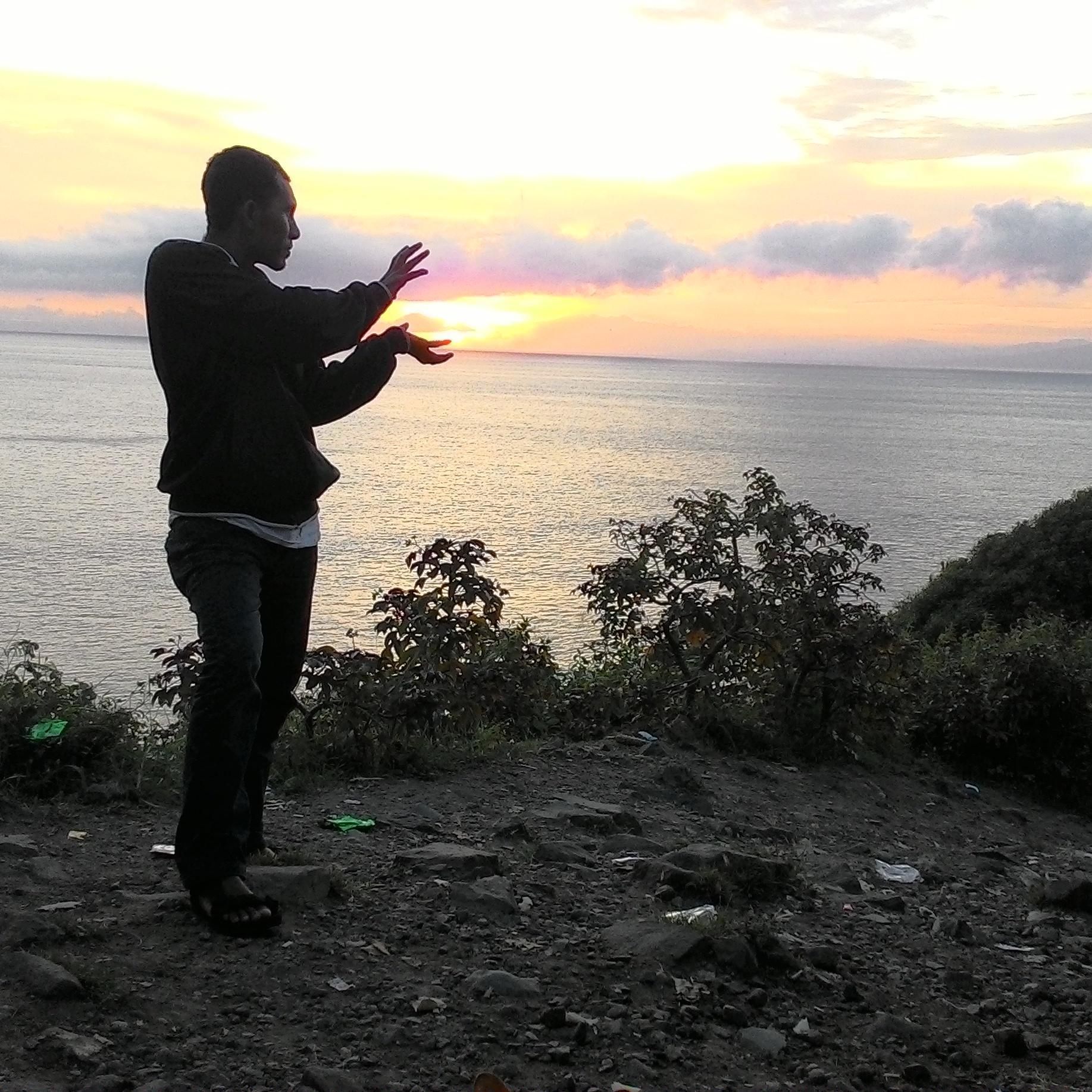 lommboktotimory's profile picture. 