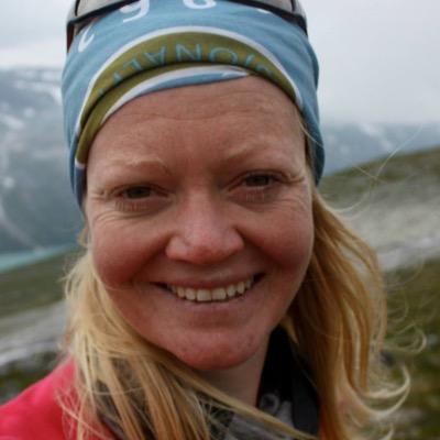 Friluftsjunkie på fritida, advokat på jobben. Tvitrer ujevnt, udefinert tema.