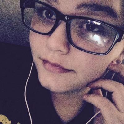 Hi guys!! Im Savannah! Im a youtuberIm a singer! Covers will be up soon! http://t.co/XGtHdF1Ghe