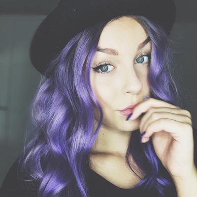 hey ich heiße Sabrina, und gehe in die 5 Klasse eines Gymnasiums. Ich bin ein Youtube suchtii und schaue mir gerne Videos von der Gang an*-*    Stolze Russin*-*