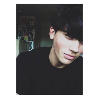 •toutes ces choses qui t'la f'ront raidir, rien qu'à t'souvenir, pour le million d'années à v'nir.• doublesix.