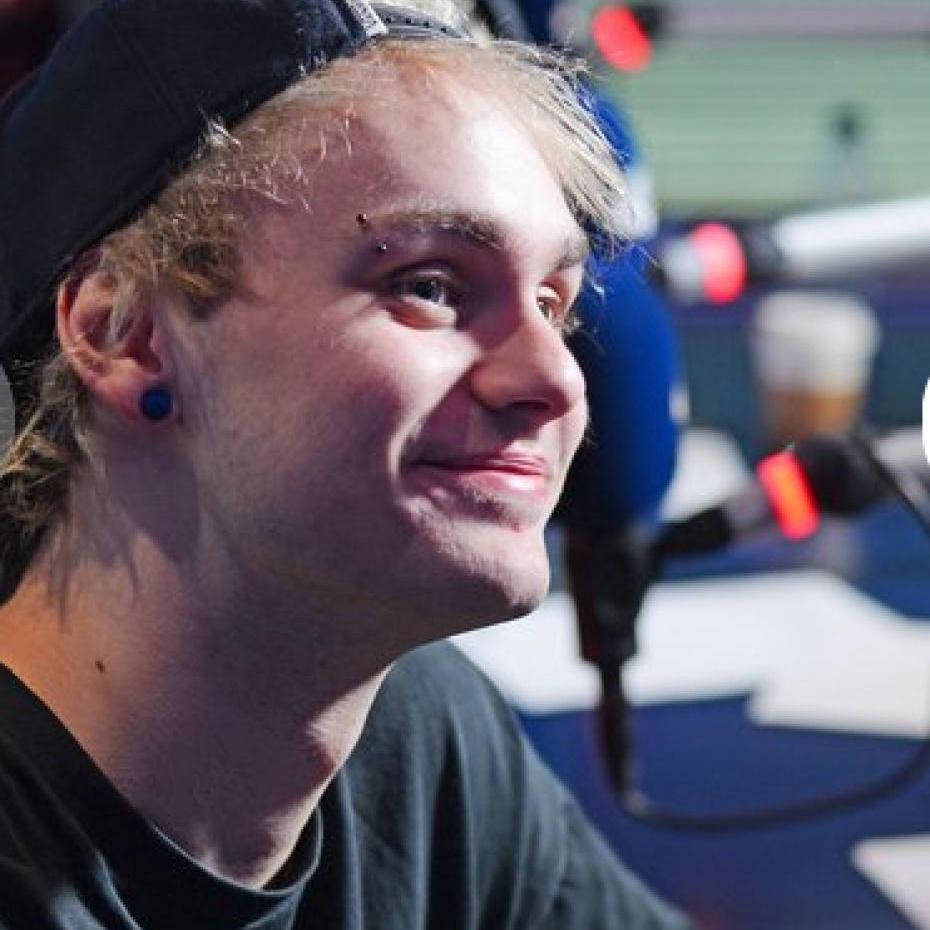 5secdsofamnesia's profile picture. 5sos ruined my life tell me this is just a dream(◡‿◡✿)