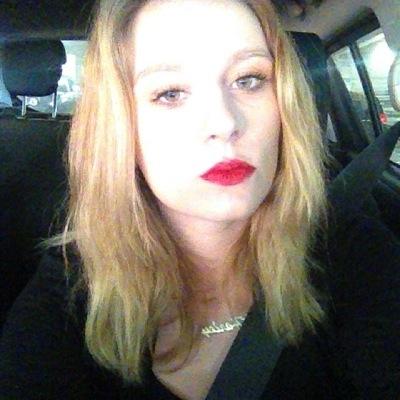 _hairbyharley's profile picture. trainee hairstylist + amature vlogger