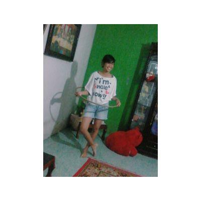 sherlisimbolon's profile picture. 