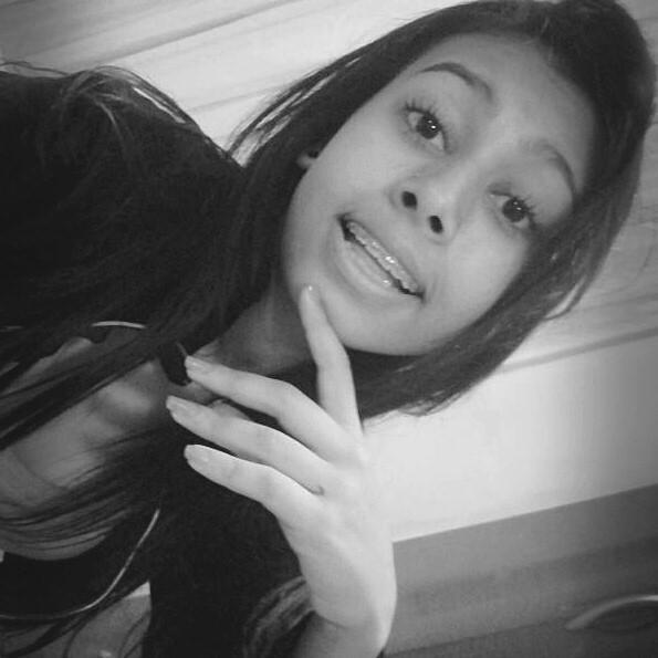 Acredite sempre. Porque mesmo que as montanhas desabem e o Sol deixe de brilhar, Deus nunca vai te abandonar. †  ♡