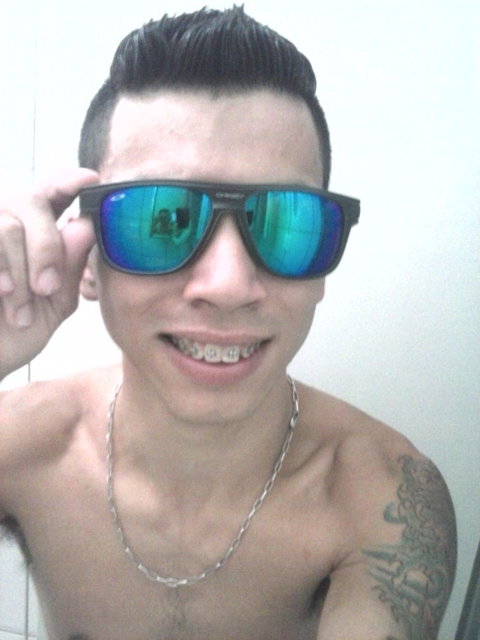 facebok http://t.co/sSaZhtb495 CONTATOS PRA SHOWS 114*14085 FALA COM COSME , 17*55978  FALA COMIGO MESMO
