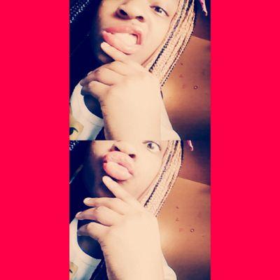 AnnoshaeM's profile picture. 