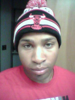 26. Light-skinned. Hazel eyes. Gentleman. Funny. Love my family & friends. #TeamGiants
https://t.co/aSjzKfkN0H