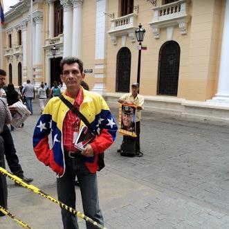 SINCERO,FRANCO,SOCIABLE,SEMSIBLE A LAS NECESIDADES DE NUESTRO PUEBLO,BOLIVARIANO,SOCIALISTA,REVOLUCIONARIO,CHAVISTA Y ANTIMPERIALISTA !!!!!!