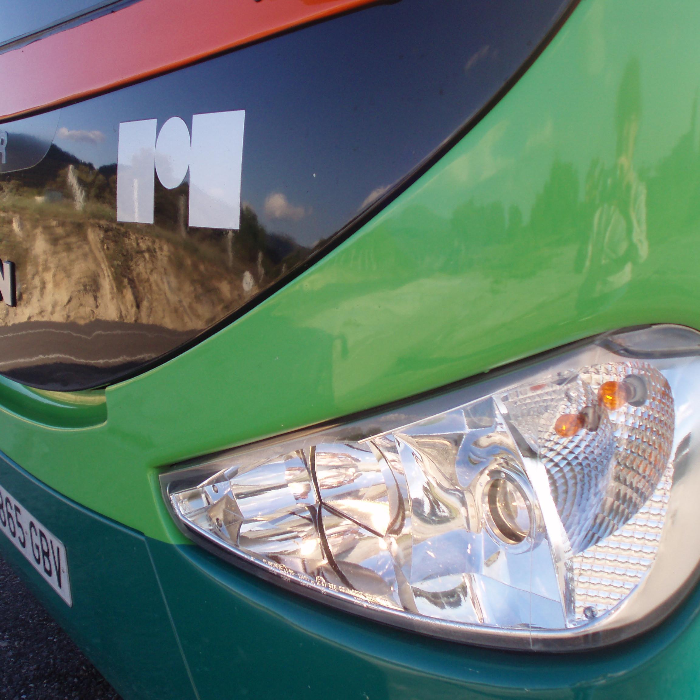 Desde 1991 ponemos nuestros autocares a disposición de  grupos de viajeros que desean viajar, ustedes diseñan su viaje y nosotros les llevamos.