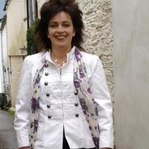 Clinical Reflexologist, gardener and genealogist. Strangely fond of hats.