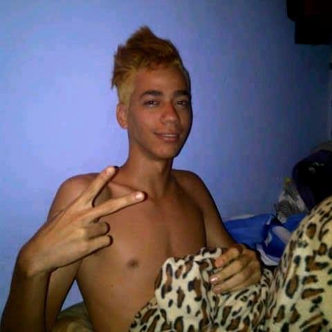---ARTISTA DE LA VIDA--- Cursando ingeneria en sistema- - en el nombre del Jah -Dios-Rastafari♥ No juego con los sentimientos de los demas.NO WOMAN NO CRY ♥