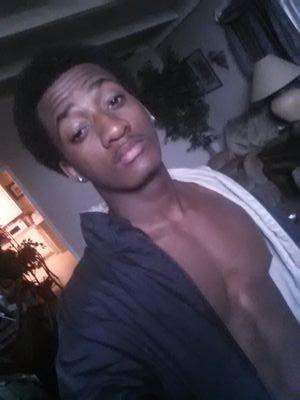 elia_cameron's profile picture. 