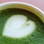 「どうやったら喜んでくれるだろう」
「どうしたら笑ってくれるだろう」って
自分の事より相手の事を思いやれたら素晴らしいと思う。
優先順位が自分より相手である事は
それだけ大事な人である証拠だと思う。
相手が喜ぶ顔を見て 自分も嬉しいって思えるのは
とっても幸せなことなのだと思う。 失って初めて気付く優しさや愛しさがある