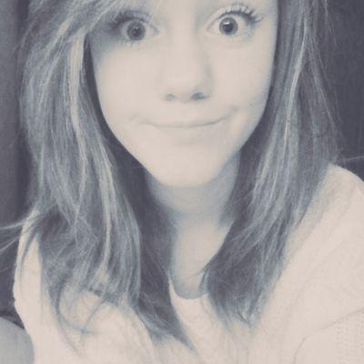 AmelieCremont's profile picture. snap-- amelie_cremont