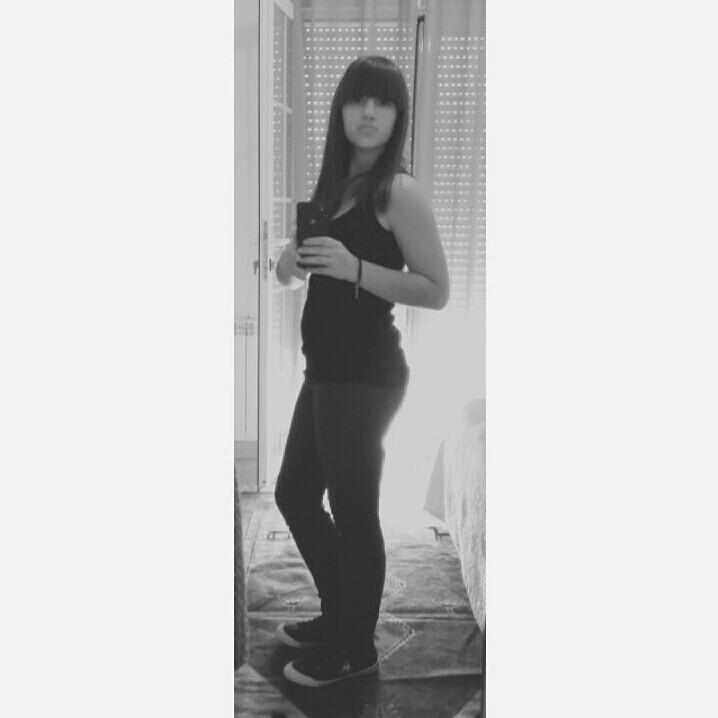 15.Si me  besas el cuello, me pierdo. si te prometí amor, no me acuerdo.// Paula.s// No esperar nada de nadie asi no te decepcionan.